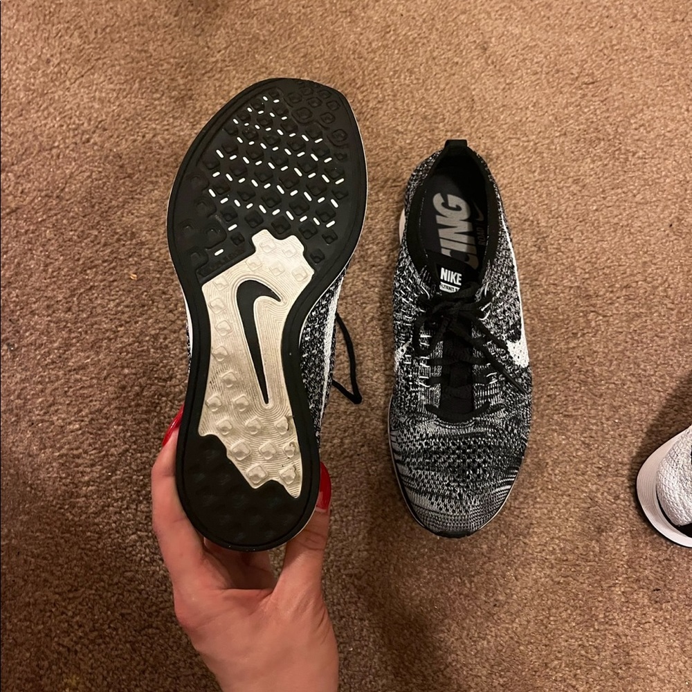 Nike Flyknit Racer “Oreo” Women’s Size 6.5